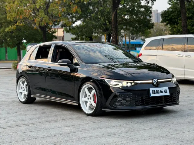 Volkswagen Golf GTI — Фото автомобиля 3