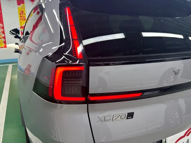 Volvo XC70 Plug-in Hybrid — Фото автомобиля 29