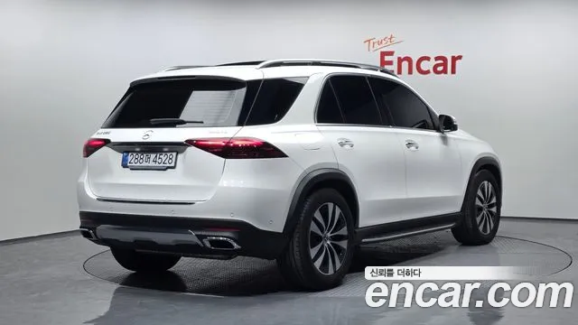 Mercedes-Benz GLE-Class — Фото автомобиля 2