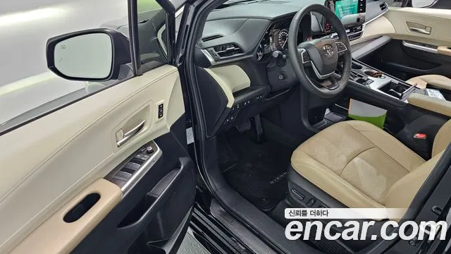 Toyota Sienna — Фото автомобиля 8