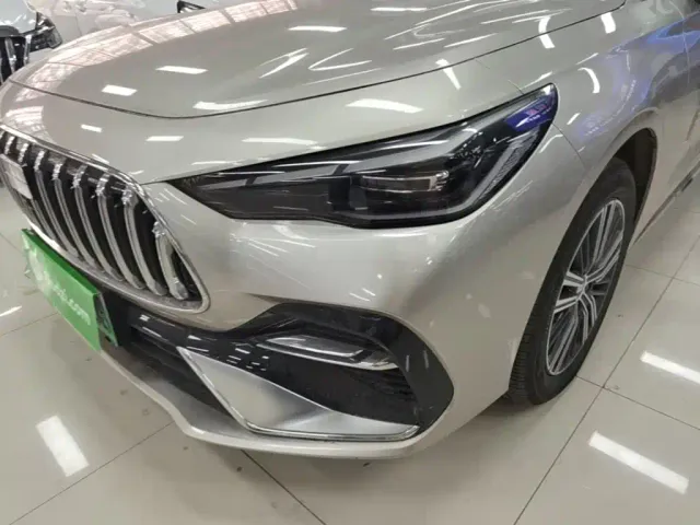 Geely Galaxy Stellar 6 — Фото автомобиля 23