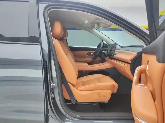 Leapmotor C10 — Фото автомобиля 8