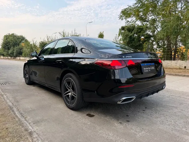 Mercedes-Benz E-Class — Фото автомобиля 17