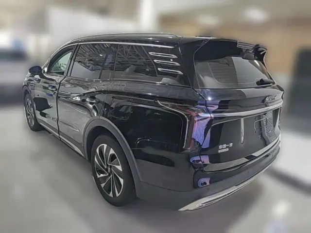 Hongqi HS7 — Фото автомобиля 6