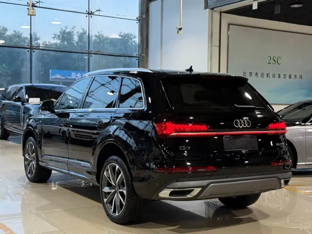 Audi Q7 — Фото автомобиля 27
