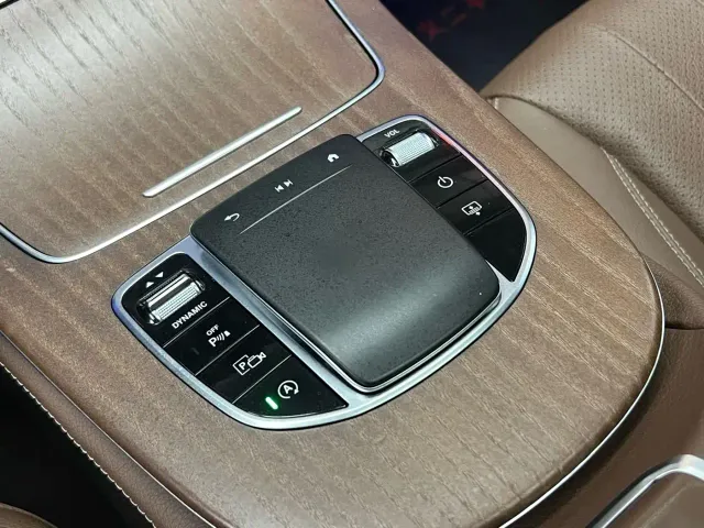 Mercedes-Benz E-Class — Фото автомобиля 15