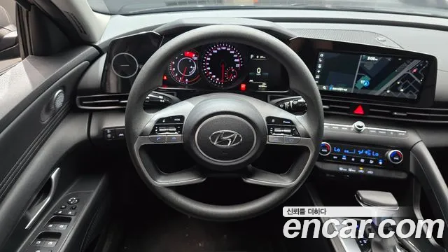 Hyundai AVANTE Avante (CN7) — Фото автомобиля 12