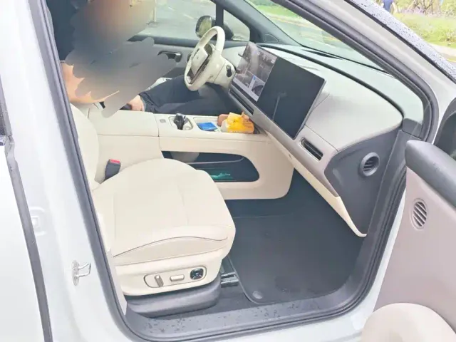 Li Auto i6 — Фото автомобиля 8