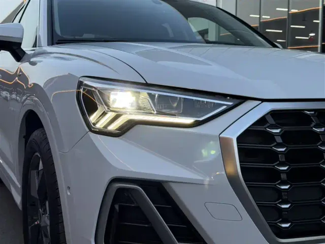 Audi Q3 — Фото автомобиля 10