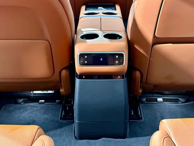 Li Auto L9 — Фото автомобиля 8