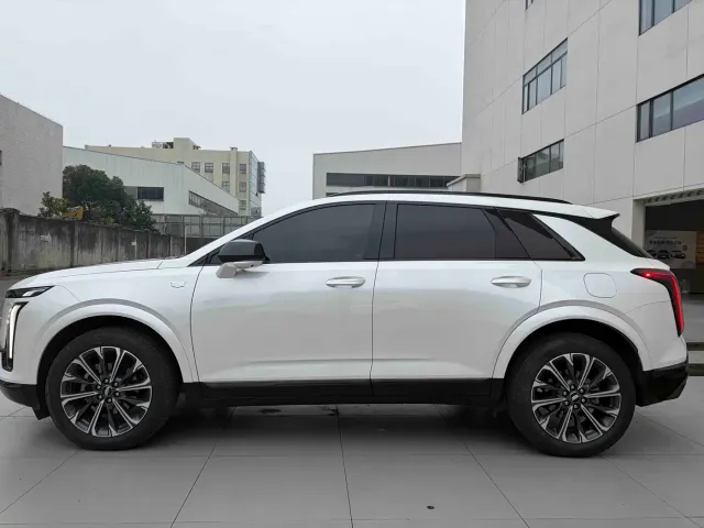 Cadillac XT5 — Фото автомобиля 3