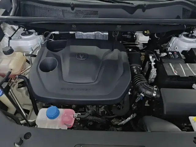 Changan CS75 Plus — Фото автомобиля 19