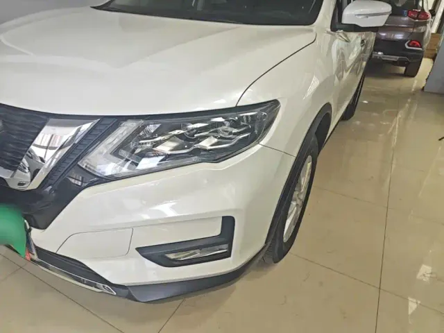 Nissan X-Trail — Фото автомобиля 14