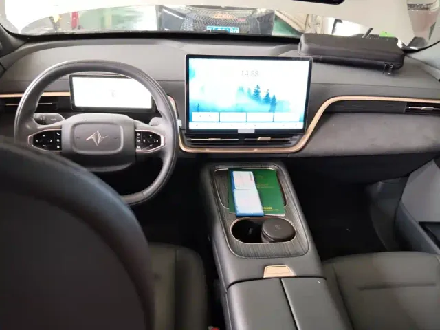 Dongfeng eπ 008 — Фото автомобиля 10