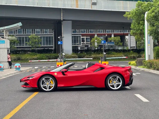 Ferrari SF90 — Фото автомобиля 13