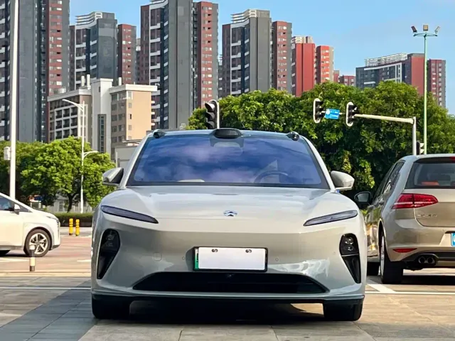Nio ET5 Touring — Фото автомобиля 2
