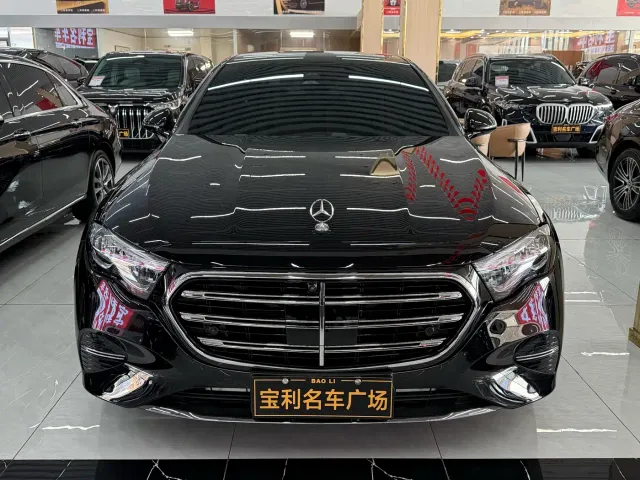 Фотография автомобиля — Mercedes-Benz E-Class