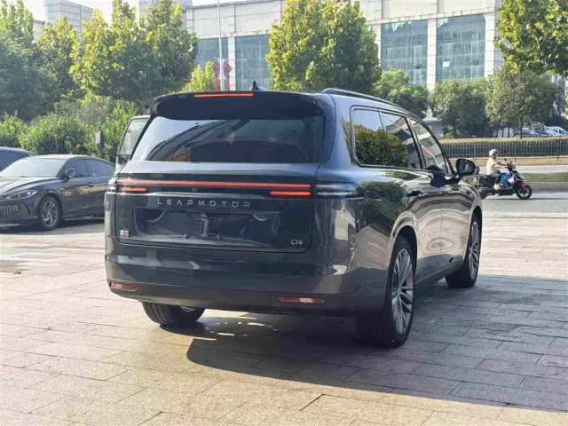 Leapmotor C16 — Фото автомобиля 7
