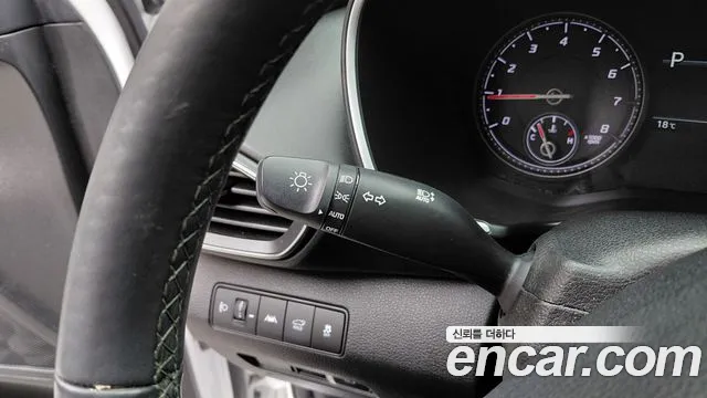 Hyundai Santafe Бензин 2.5T 2WD — Фото автомобиля 28