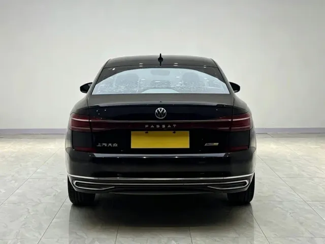 Volkswagen Passat — Фото автомобиля 4