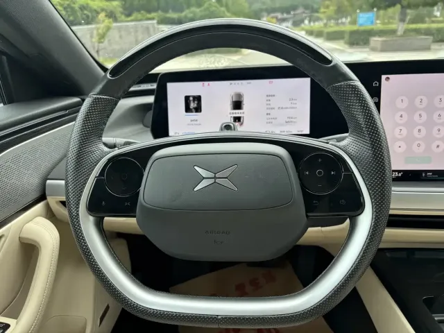 Xpeng P7 — Фото автомобиля 12