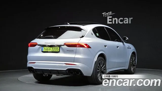 Maserati Grecale — Фото автомобиля 2