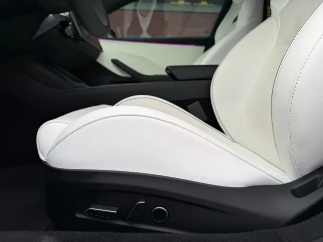 Tesla Model 3 — Фото автомобиля 9