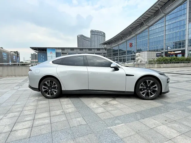 Xpeng P7 — Фото автомобиля 4