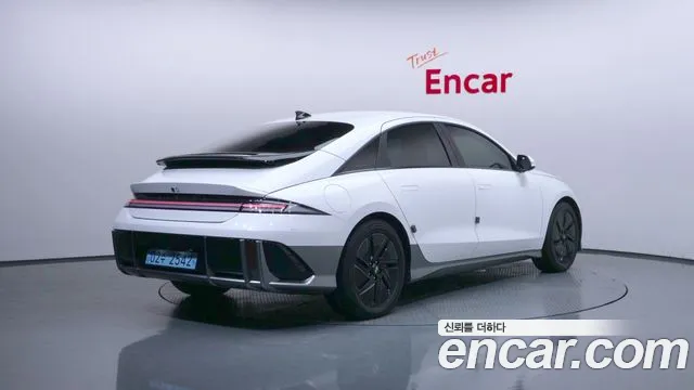 Hyundai Ioniq6 — Фото автомобиля 2