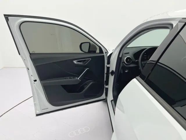 Audi Q2L — Фото автомобиля 21