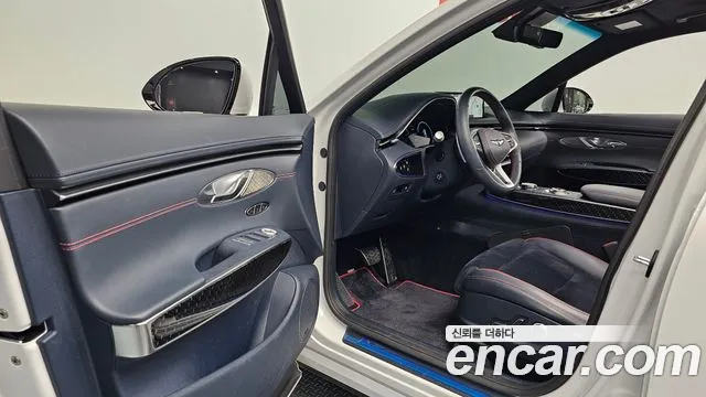 Genesis GV70 — Фото автомобиля 15