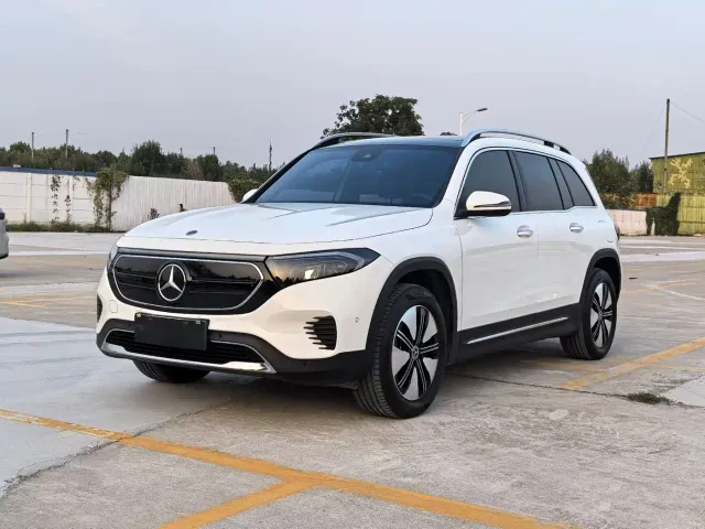 Фотография автомобиля — Mercedes-Benz EQB