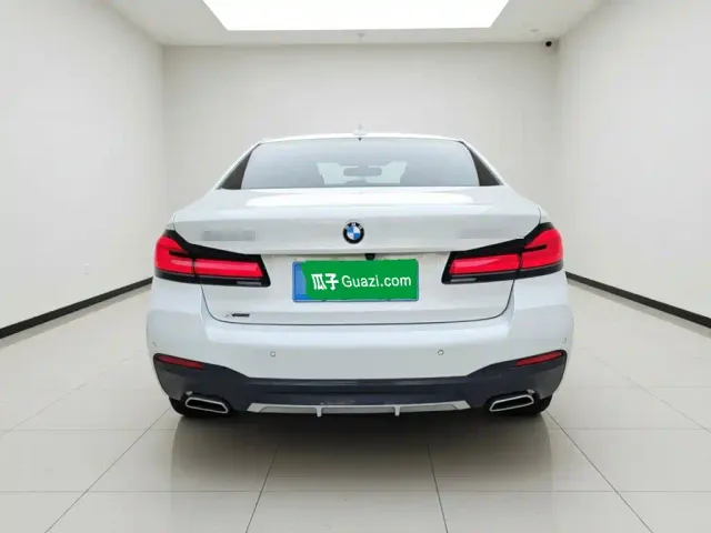 BMW 5 Series — Фото автомобиля 5