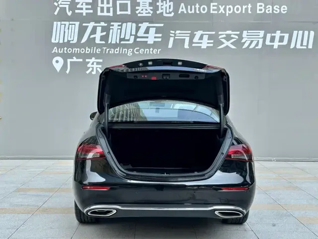 Mercedes-Benz E-Class — Фото автомобиля 14