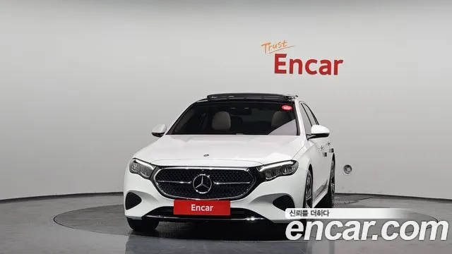 Mercedes-Benz E-Class — Фото автомобиля 3