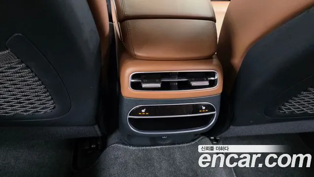 Genesis GV70 — Фото автомобиля 19