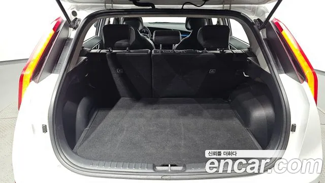 Kia Niro — Фото автомобиля 20