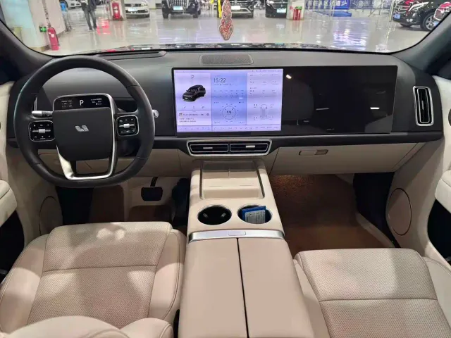 Li Auto L9 — Фото автомобиля 8