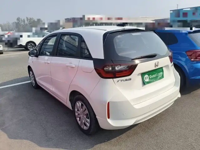 Honda Fit — Фото автомобиля 4