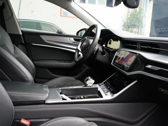 Audi A7L — Фото автомобиля 11