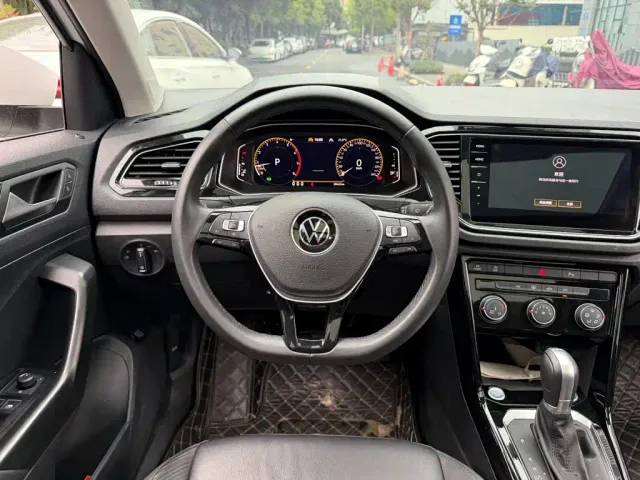 Volkswagen T-Roc — Фото автомобиля 14