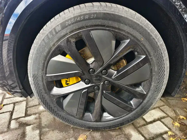 Li Auto L8 — Фото автомобиля 6
