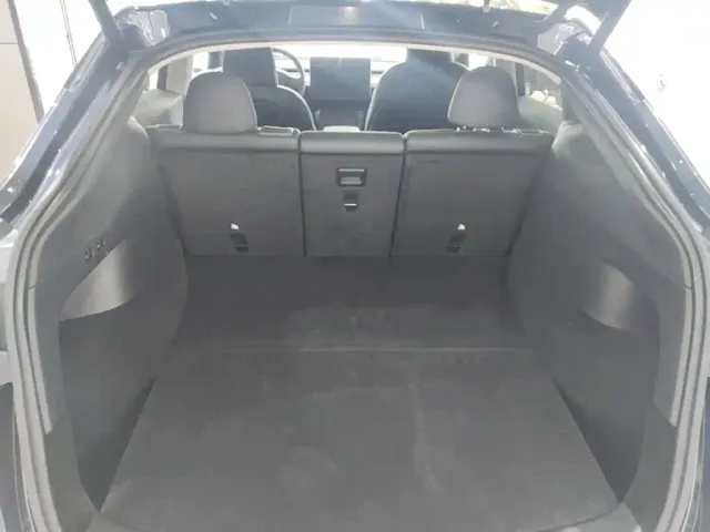 Tesla Model Y — Фото автомобиля 18
