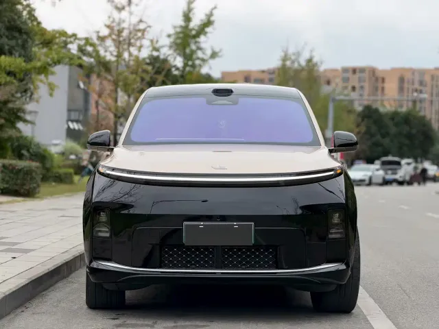 Li Auto L9 — Фото автомобиля 2