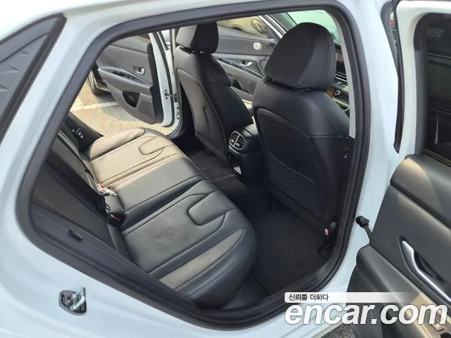 Hyundai Avante CN7 — Фото автомобиля 10