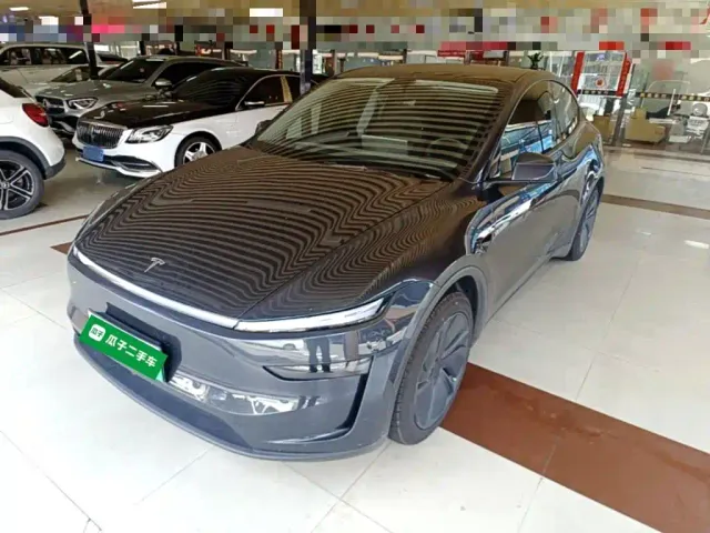 Фотография автомобиля — Tesla Model Y
