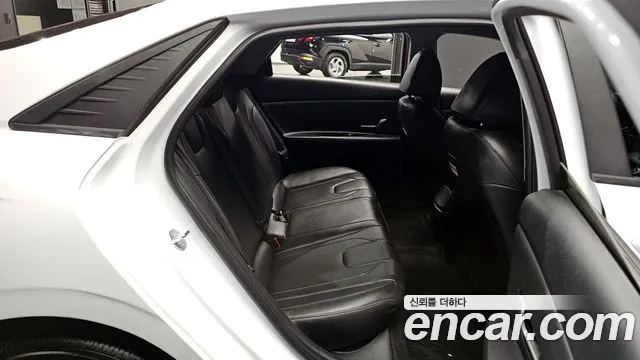 Hyundai AVANTE Avante (CN7) — Фото автомобиля 11