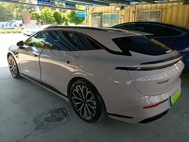 Zeekr 007 GT — Фото автомобиля 4