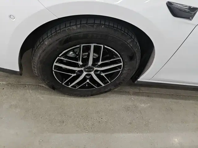 BYD Seal 05 DM-i — Фото автомобиля 22