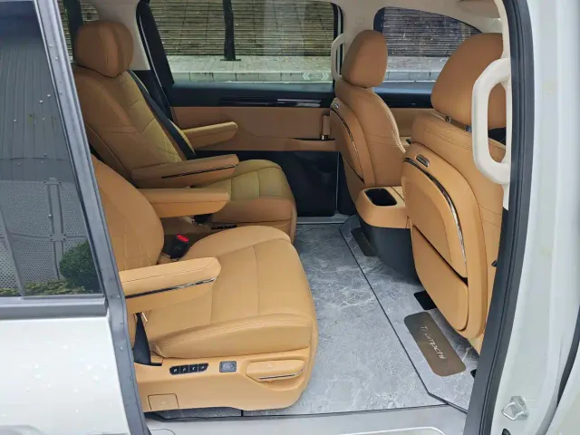 GAC Trumpchi E8 — Фото автомобиля 25